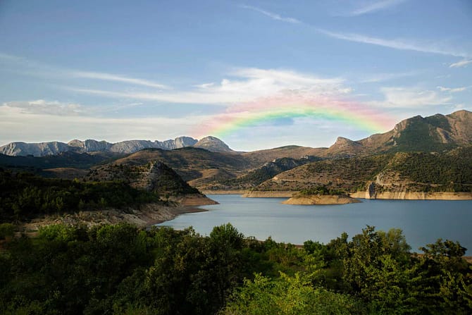 beautiful-landscape-with-rainbow-river